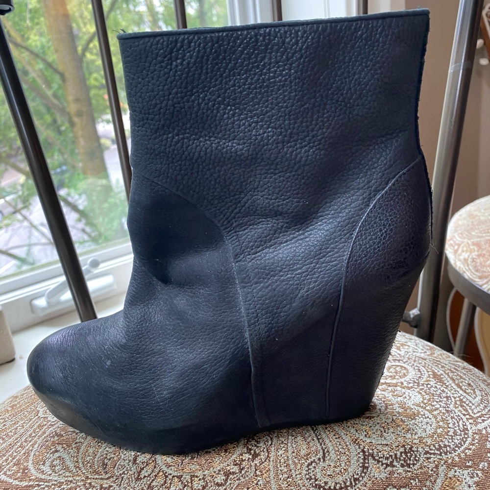 Trouve booties
